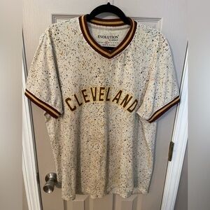 Evolution in Design Cleveland 23 LeBron James v-neck Jersey t-shirt Size XL